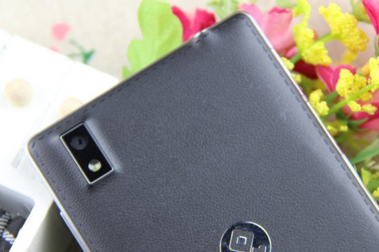 四核5英寸6.9mm超薄机身 腾讯大q手机评测